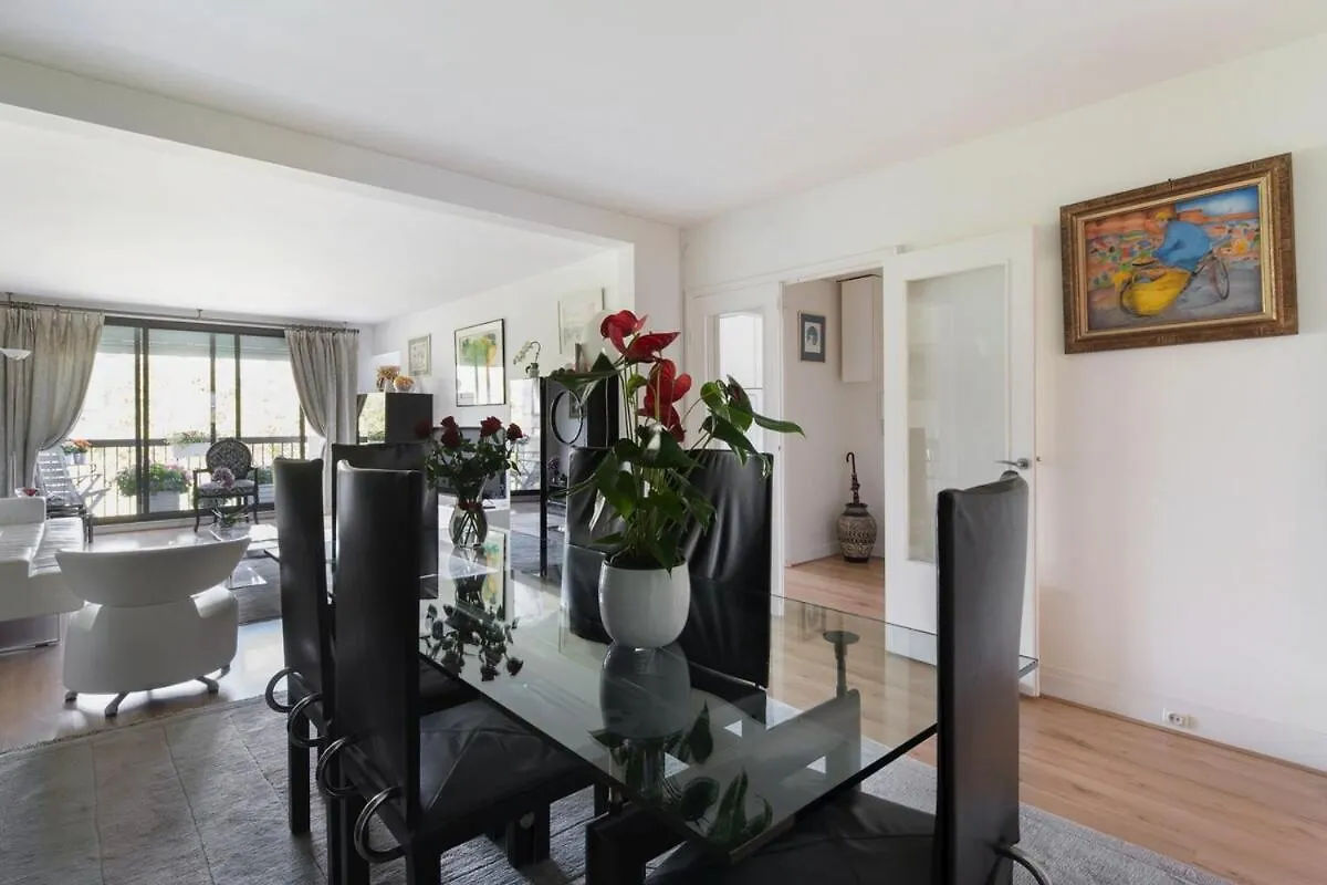 Charming 100M2 Apartment For 4 People Paris contacts